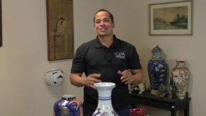 How to identify antique vases